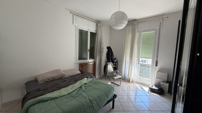 In vendita a Padova, nella centrale e servitissima zona di Ponte di Brenta, proponiamo in esclusi...