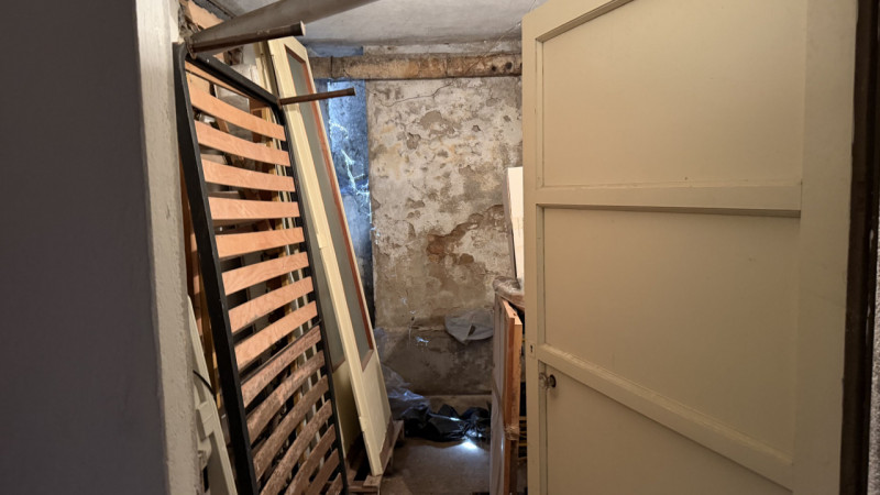 In vendita a Padova, nella centrale e servitissima zona di Ponte di Brenta, proponiamo in esclusi...