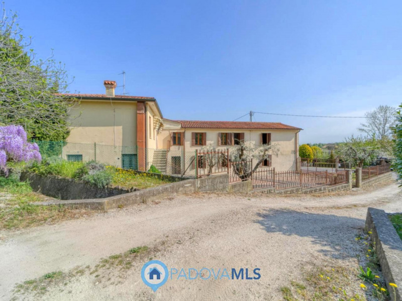 Immobile in esclusiva al Gruppo Padova MLS

MONSELICE Zona Solana, ai piedi del colle Montericco ...