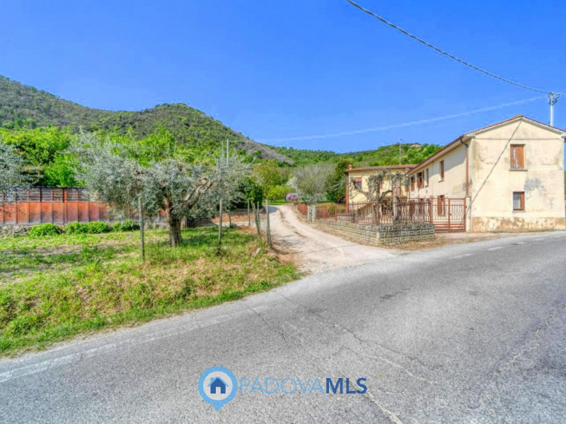 Immobile in esclusiva al Gruppo Padova MLS

MONSELICE Zona Solana, ai piedi del colle Montericco ...
