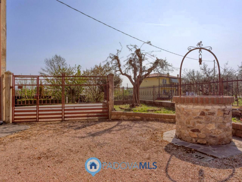 Immobile in esclusiva al Gruppo Padova MLS

MONSELICE Zona Solana, ai piedi del colle Montericco ...