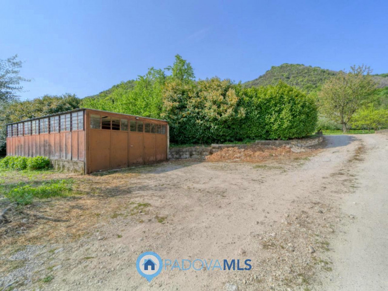 Immobile in esclusiva al Gruppo Padova MLS

MONSELICE Zona Solana, ai piedi del colle Montericco ...