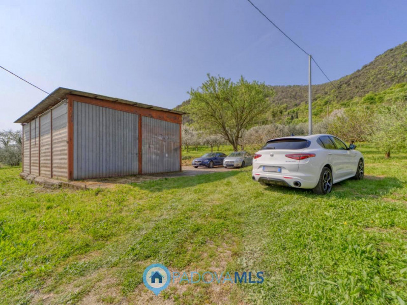 Immobile in esclusiva al Gruppo Padova MLS

MONSELICE Zona Solana, ai piedi del colle Montericco ...