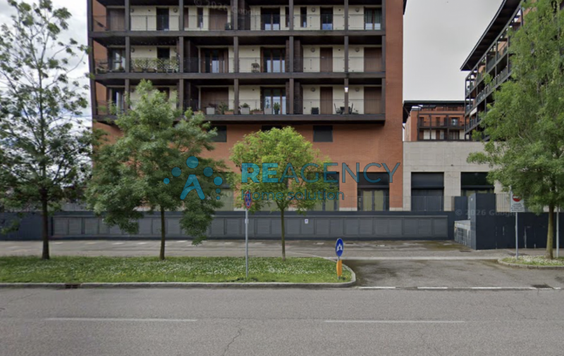 Ferrara – Zona Darsena City
Stai cercando uno spazio commerciale di 2.000mq in una zona in piena ...