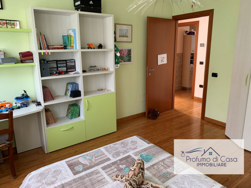 VIGONZA - Siamo lieti di presentare un'affascinante casa singola situata nel cuore residenziale d...