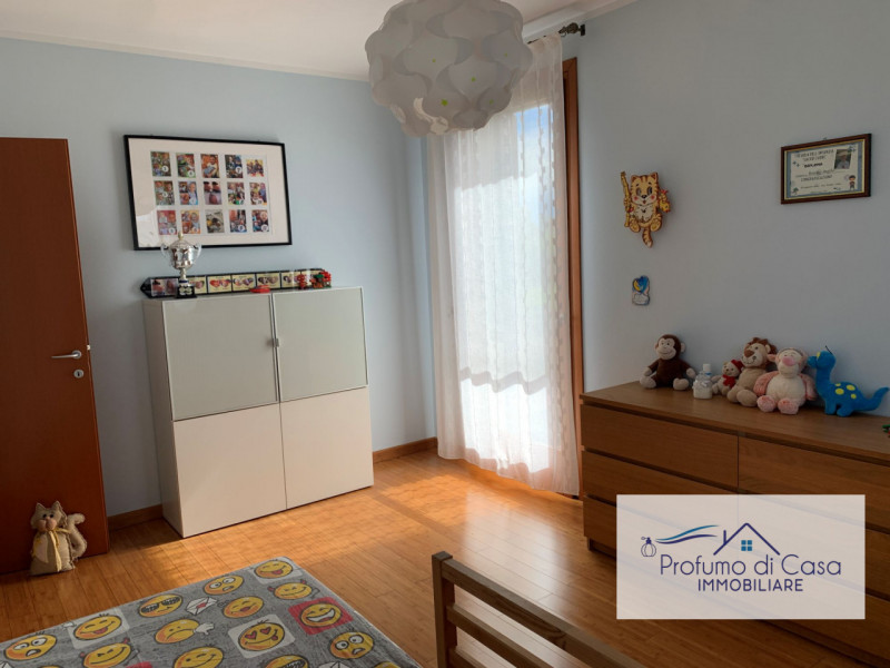 VIGONZA - Siamo lieti di presentare un'affascinante casa singola situata nel cuore residenziale d...