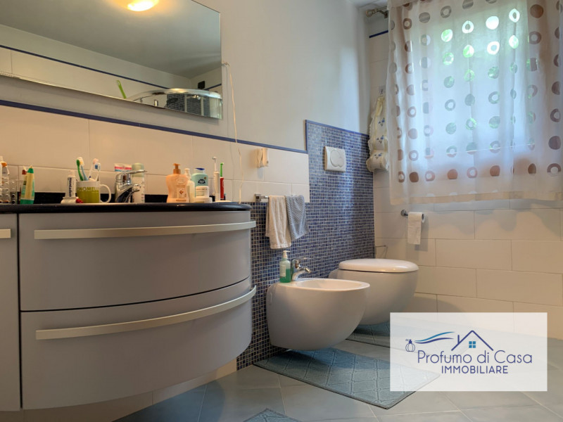 VIGONZA - Siamo lieti di presentare un'affascinante casa singola situata nel cuore residenziale d...