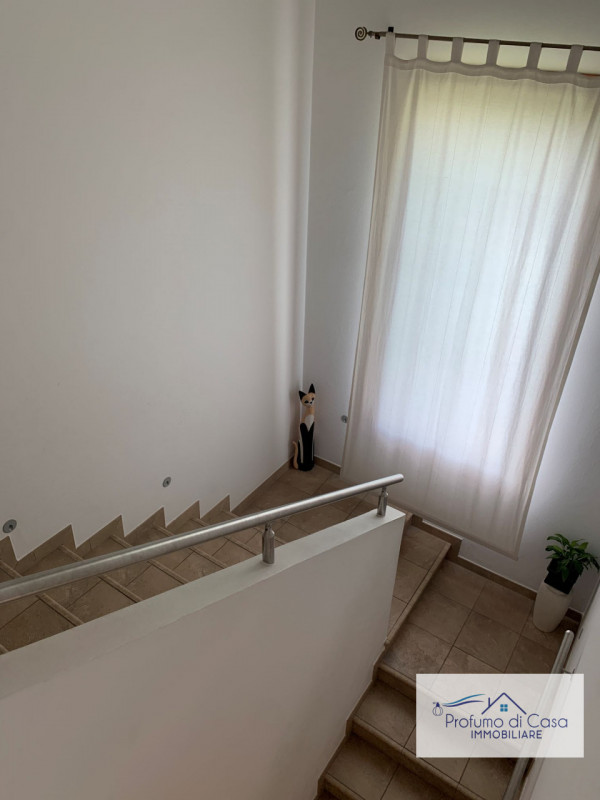 VIGONZA - Siamo lieti di presentare un'affascinante casa singola situata nel cuore residenziale d...