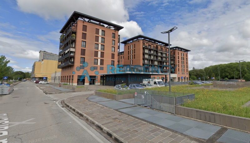 Ferrara – Zona Darsena City
Stai cercando uno spazio commerciale di 1.000mq in una zona in piena ...