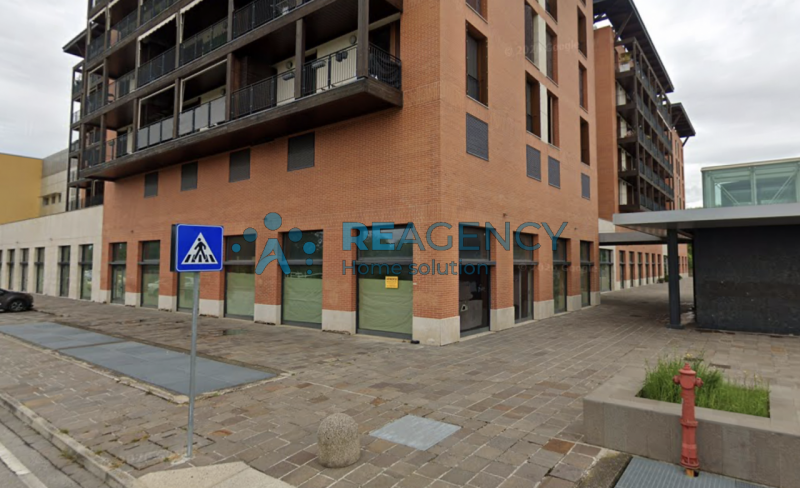 Ferrara – Zona Darsena City
Stai cercando uno spazio commerciale di 1.000mq in una zona in piena ...