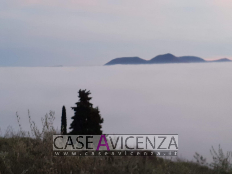 NANTO - COLLINA - Proponiamo in "ESCLUSIVA" la vendita di una casa singola disposta tutta su un p...