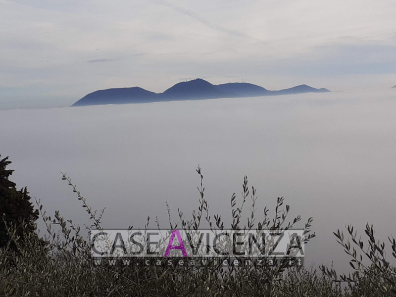 NANTO - COLLINA - Proponiamo in "ESCLUSIVA" la vendita di una casa singola disposta tutta su un p...