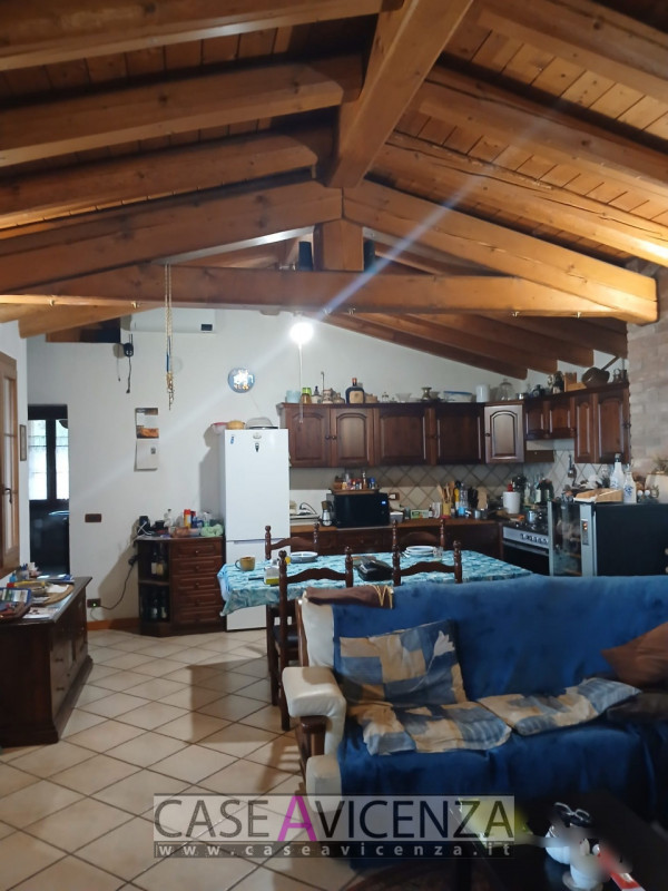 NANTO - COLLINA - Proponiamo in "ESCLUSIVA" la vendita di una casa singola disposta tutta su un p...