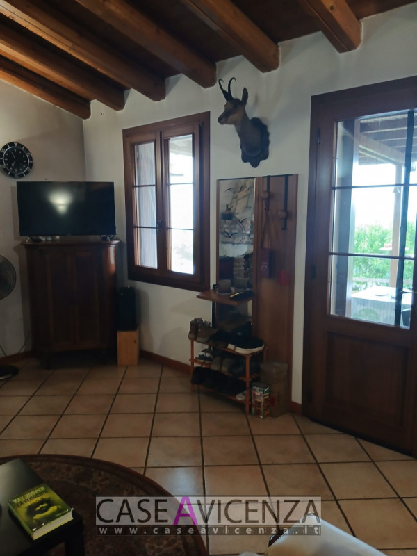 NANTO - COLLINA - Proponiamo in "ESCLUSIVA" la vendita di una casa singola disposta tutta su un p...
