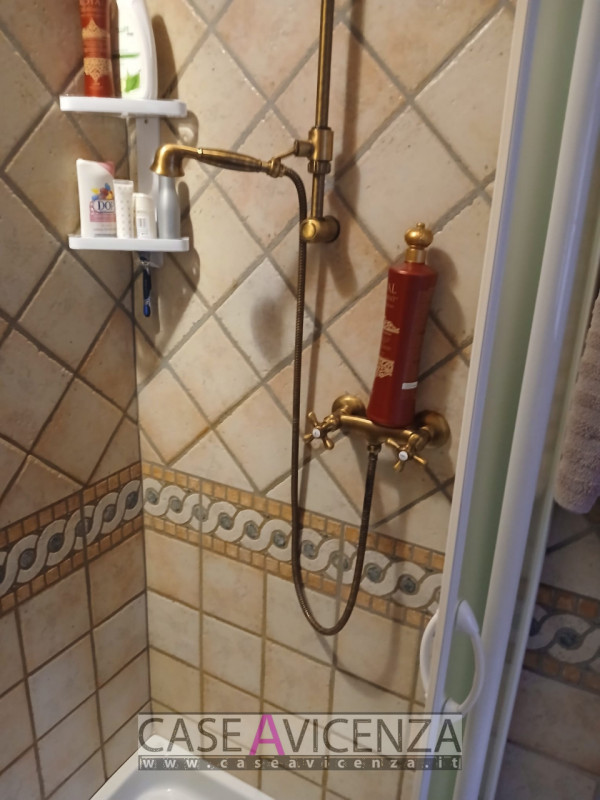 NANTO - COLLINA - Proponiamo in "ESCLUSIVA" la vendita di una casa singola disposta tutta su un p...