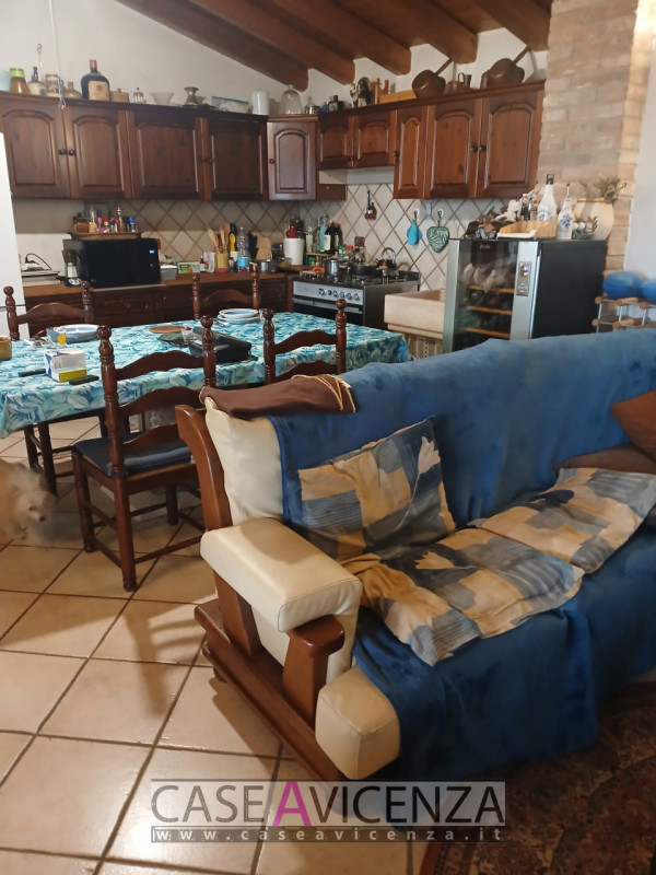 NANTO - COLLINA - Proponiamo in "ESCLUSIVA" la vendita di una casa singola disposta tutta su un p...
