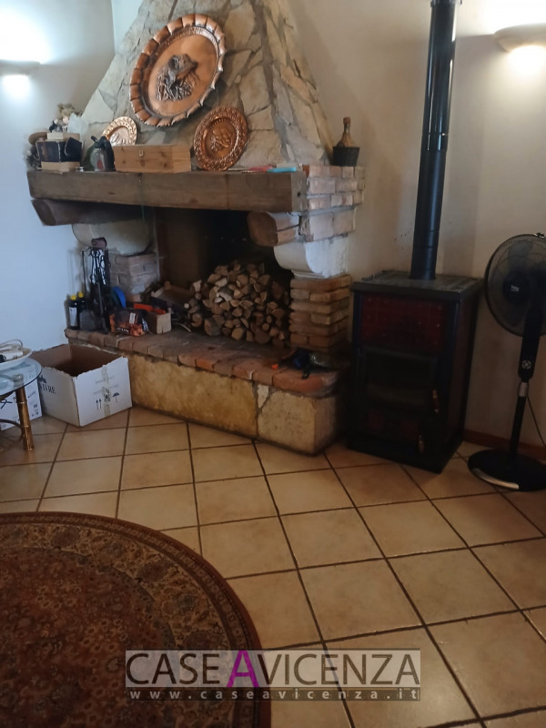 NANTO - COLLINA - Proponiamo in "ESCLUSIVA" la vendita di una casa singola disposta tutta su un p...