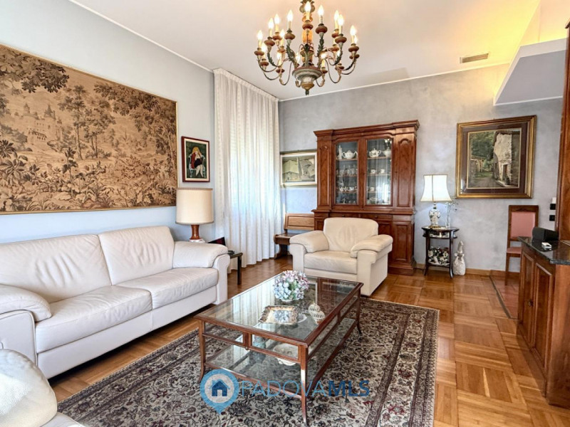 Immobile in esclusiva al Gruppo Padova MLS

SAN BELLINO - ARCELLA: In un contesto residenziale tr...