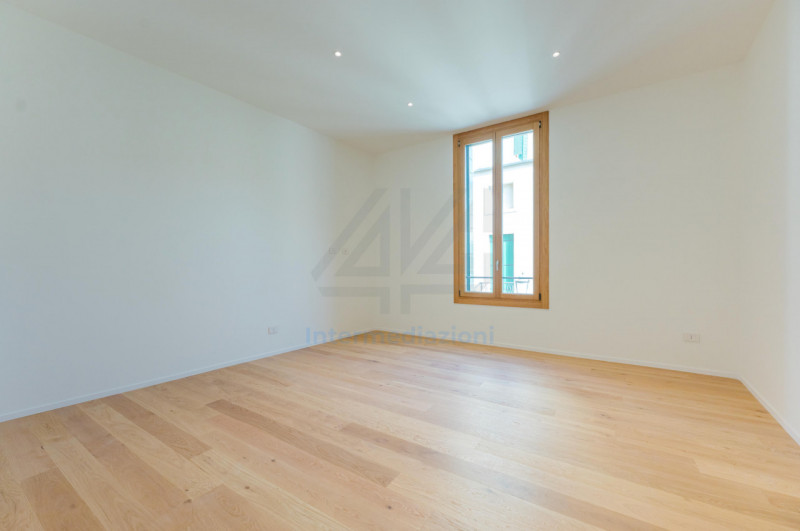 L’essenza del lusso nel centro storico di Padova.
Nel contesto esclusivo di una prestigiosa dimor...