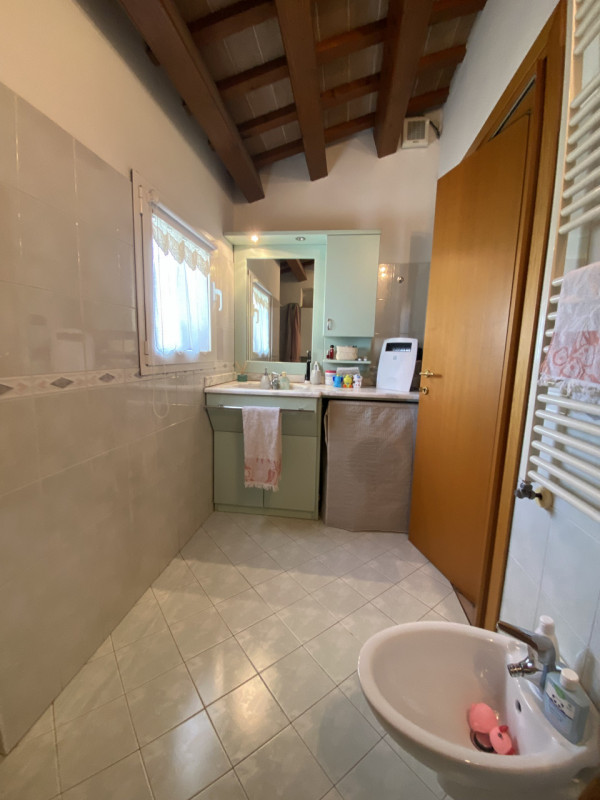 Casa con giardino in Limena zona Taggì. Posizione tranquilla ma vicina ai servizi. La casa è comp...