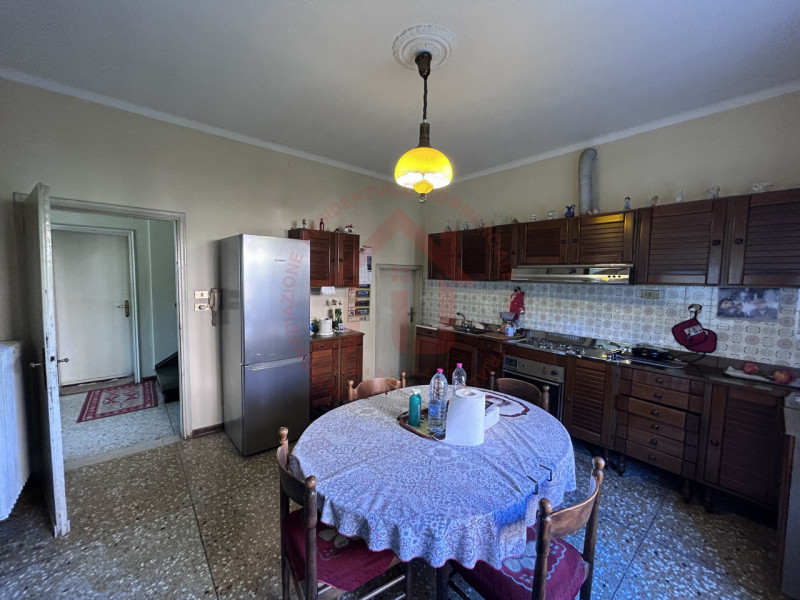 RIF: FR028 SELVAZZANO DENTRO - CASELLE Proponiamo in vendita casa singola indipendente su più liv...