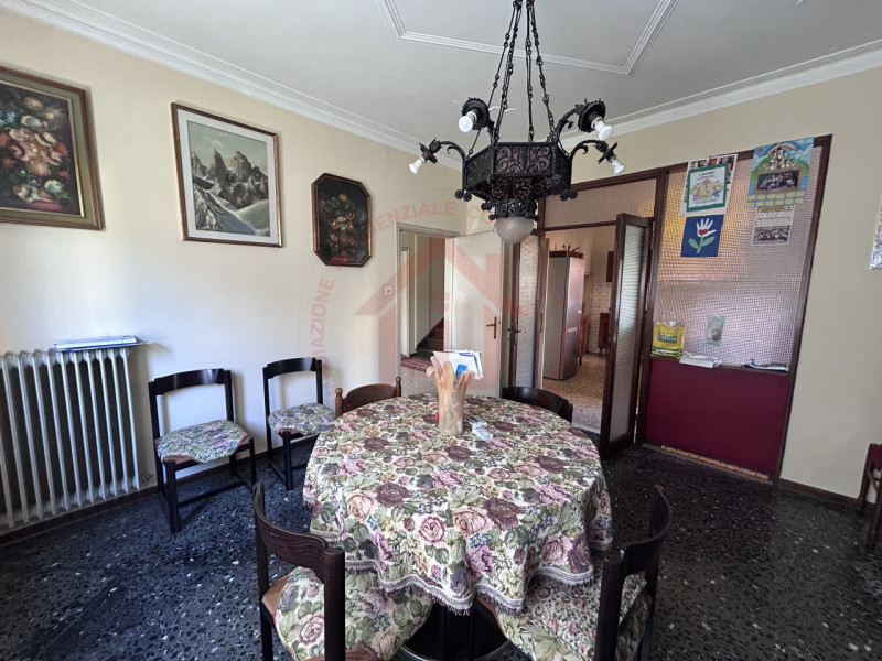RIF: FR028 SELVAZZANO DENTRO - CASELLE Proponiamo in vendita casa singola indipendente su più liv...