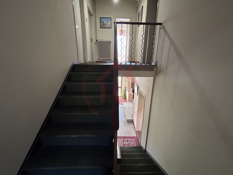 RIF: FR028 SELVAZZANO DENTRO - CASELLE Proponiamo in vendita casa singola indipendente su più liv...