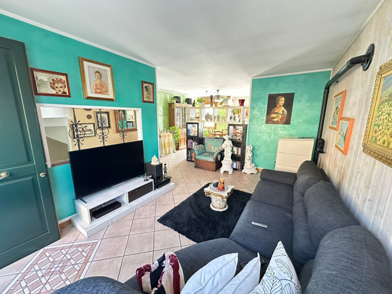 LIMENA TAGGì DI SOPRA - In un contesto residenziale riservato e tranquillo ma comodissimo ai serv...