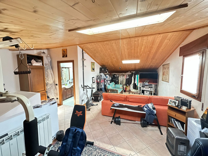 LIMENA TAGGì DI SOPRA - In un contesto residenziale riservato e tranquillo ma comodissimo ai serv...