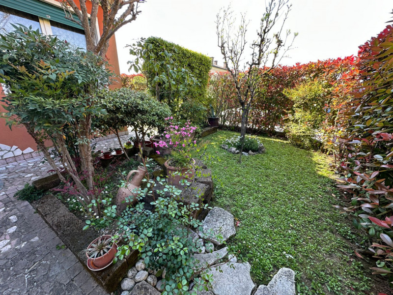 LIMENA TAGGì DI SOPRA - In un contesto residenziale riservato e tranquillo ma comodissimo ai serv...