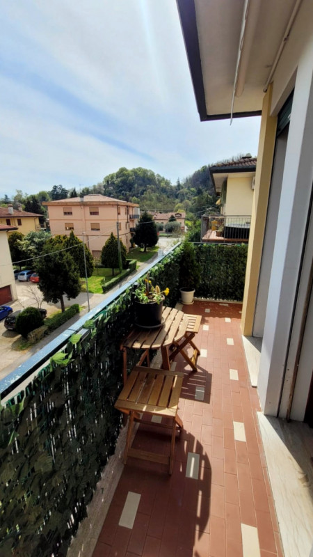 UN APPARTAMENTO IN CIMA AL PAESE!!

Hai presente le croci che si trovano in cima ai monti?
Sembra...