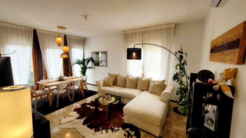 UN APPARTAMENTO IN CIMA AL PAESE!!

Hai presente le croci che si trovano in cima ai monti?
Sembra...