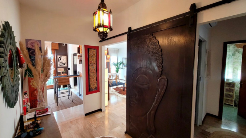 UN APPARTAMENTO IN CIMA AL PAESE!!

Hai presente le croci che si trovano in cima ai monti?
Sembra...