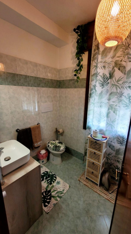 UN APPARTAMENTO IN CIMA AL PAESE!!

Hai presente le croci che si trovano in cima ai monti?
Sembra...