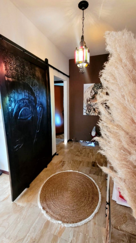 UN APPARTAMENTO IN CIMA AL PAESE!!

Hai presente le croci che si trovano in cima ai monti?
Sembra...