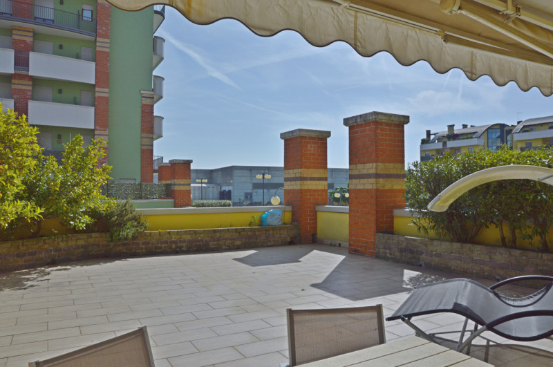 In vendita appartamento bicamere al piano primo nel contesto condominiale Le Torri a Bassano del ...