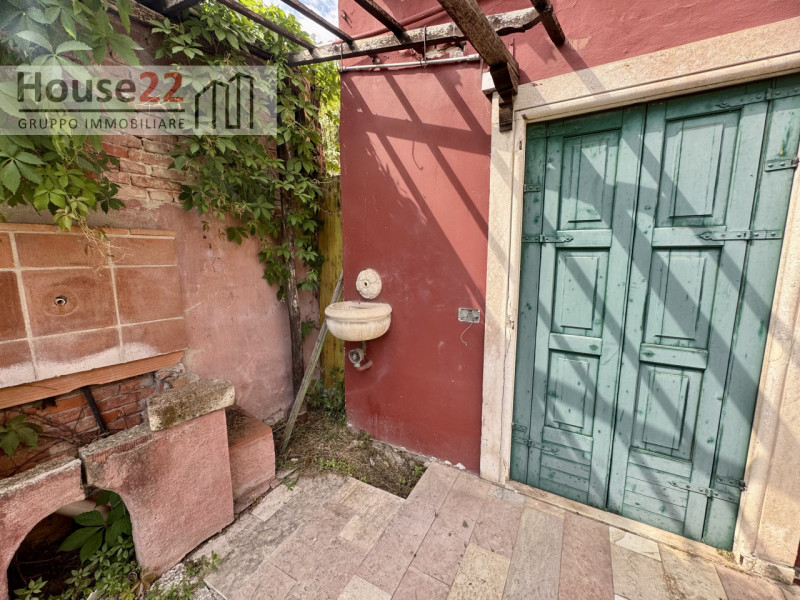 VICENZA CENTRO- VICENZA. Se sogni di creare la casa dei tuoi desideri in una posizione di inestim...