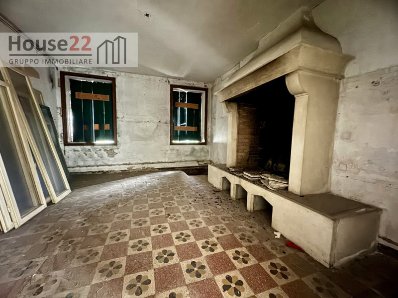 VICENZA CENTRO- VICENZA. Se sogni di creare la casa dei tuoi desideri in una posizione di inestim...