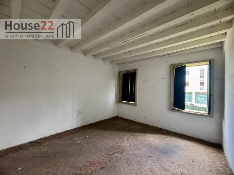 VICENZA CENTRO- VICENZA. Se sogni di creare la casa dei tuoi desideri in una posizione di inestim...