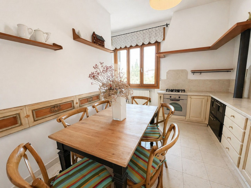 In una tranquilla zona residenziale di Cazzago di Pianiga, questa accogliente casa singola su due...