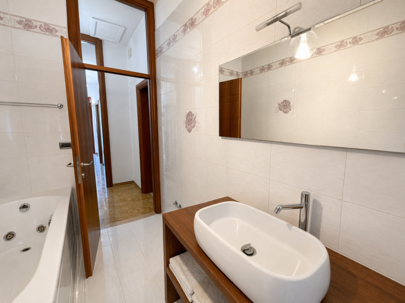 In una tranquilla zona residenziale di Cazzago di Pianiga, questa accogliente casa singola su due...