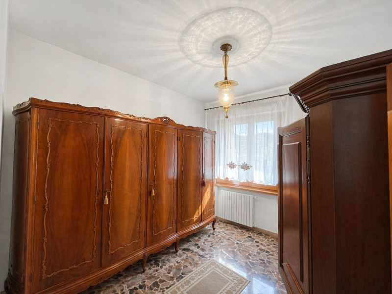 In una tranquilla zona residenziale di Cazzago di Pianiga, questa accogliente casa singola su due...