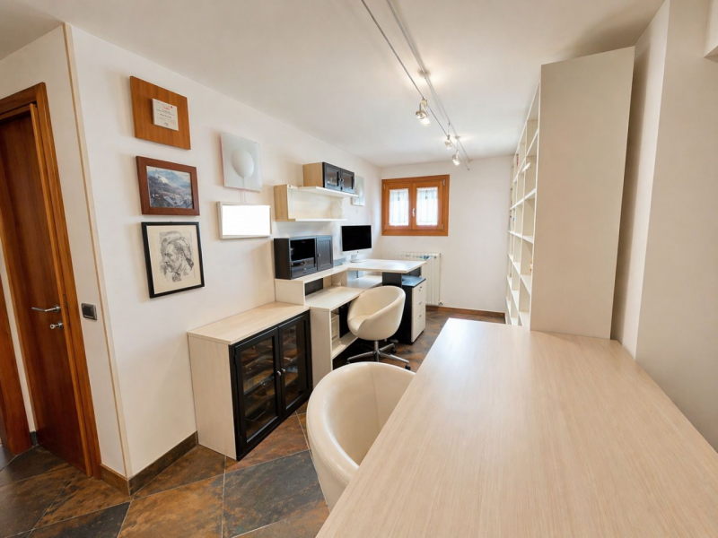 In una tranquilla zona residenziale di Cazzago di Pianiga, questa accogliente casa singola su due...