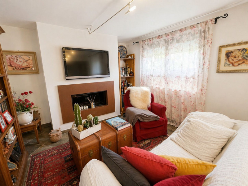 In una tranquilla zona residenziale di Cazzago di Pianiga, questa accogliente casa singola su due...