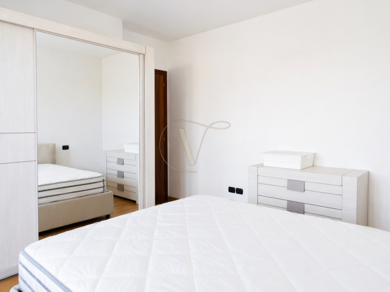 Ottima opportunità in una palazzina del 2002, servita da ascensore: appartamento al primo piano, ...