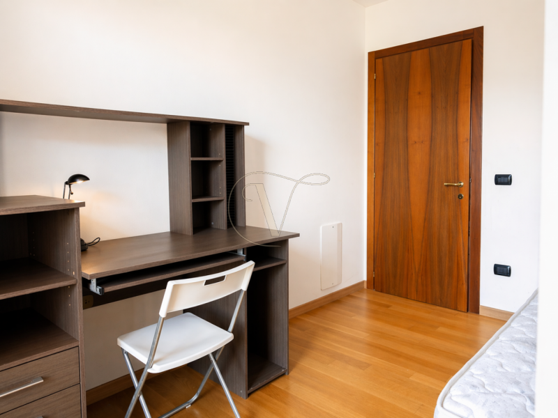 Ottima opportunità in una palazzina del 2002, servita da ascensore: appartamento al primo piano, ...