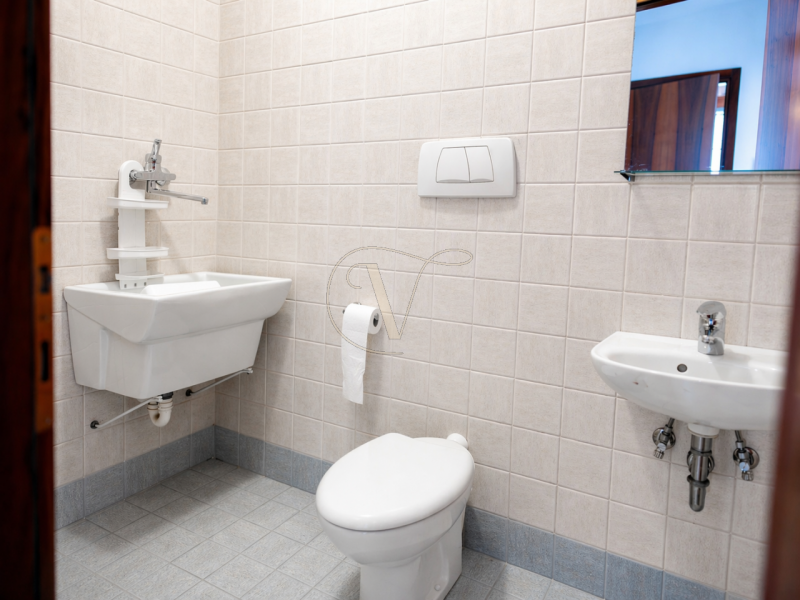 Ottima opportunità in una palazzina del 2002, servita da ascensore: appartamento al primo piano, ...