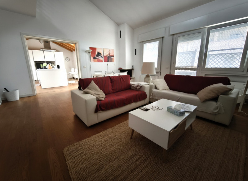 Nel pieno centro storico di Abano Terme, a pochi passi da Piazza della Repubblica e dalle rinomat...