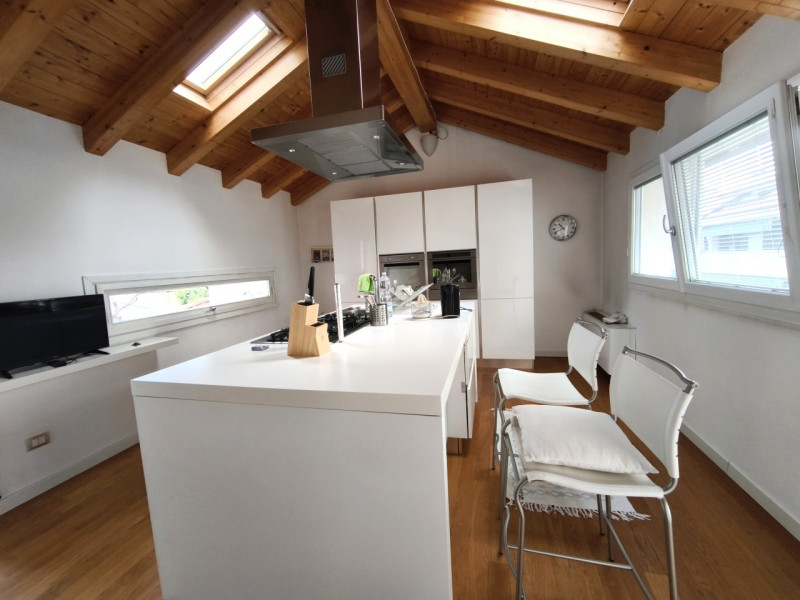 Nel pieno centro storico di Abano Terme, a pochi passi da Piazza della Repubblica e dalle rinomat...