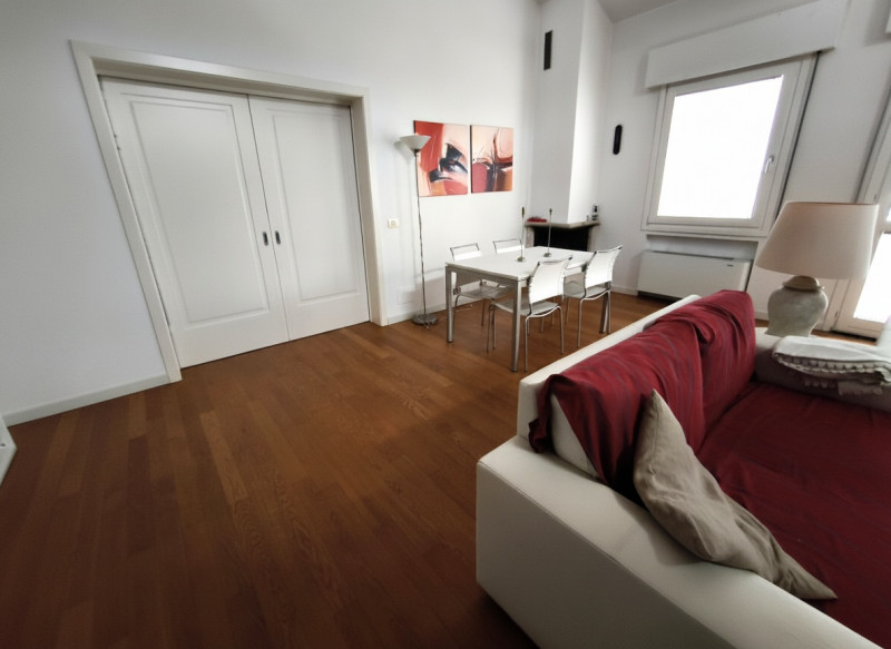 Nel pieno centro storico di Abano Terme, a pochi passi da Piazza della Repubblica e dalle rinomat...